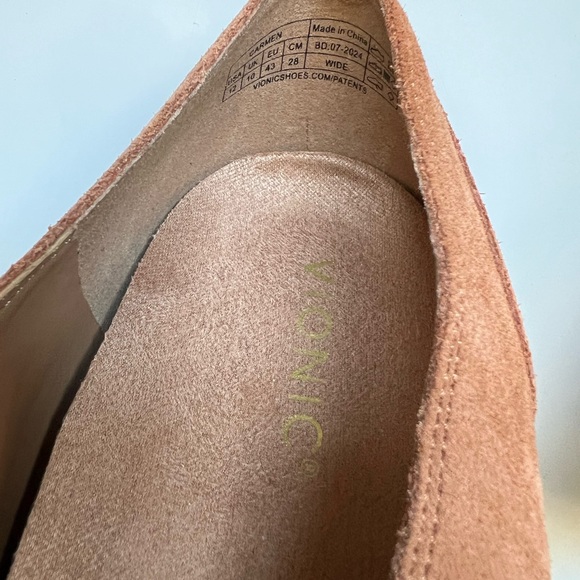 Vionic Women's Tan Suede Carmen Mary Jane - Picture 8 of 8